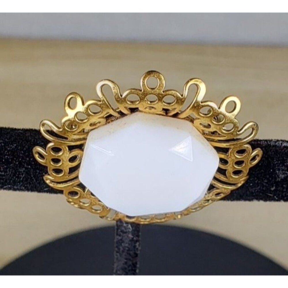 Vintage 1960's Signed Freirich White Cabochon Filigree Brooch Pin - Picture 9 of 15